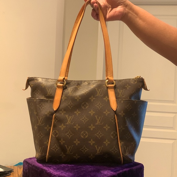 Authentic Louis Vuitton Totally LV PM Monogram Canvas Discontinued - Picture 3 of 13